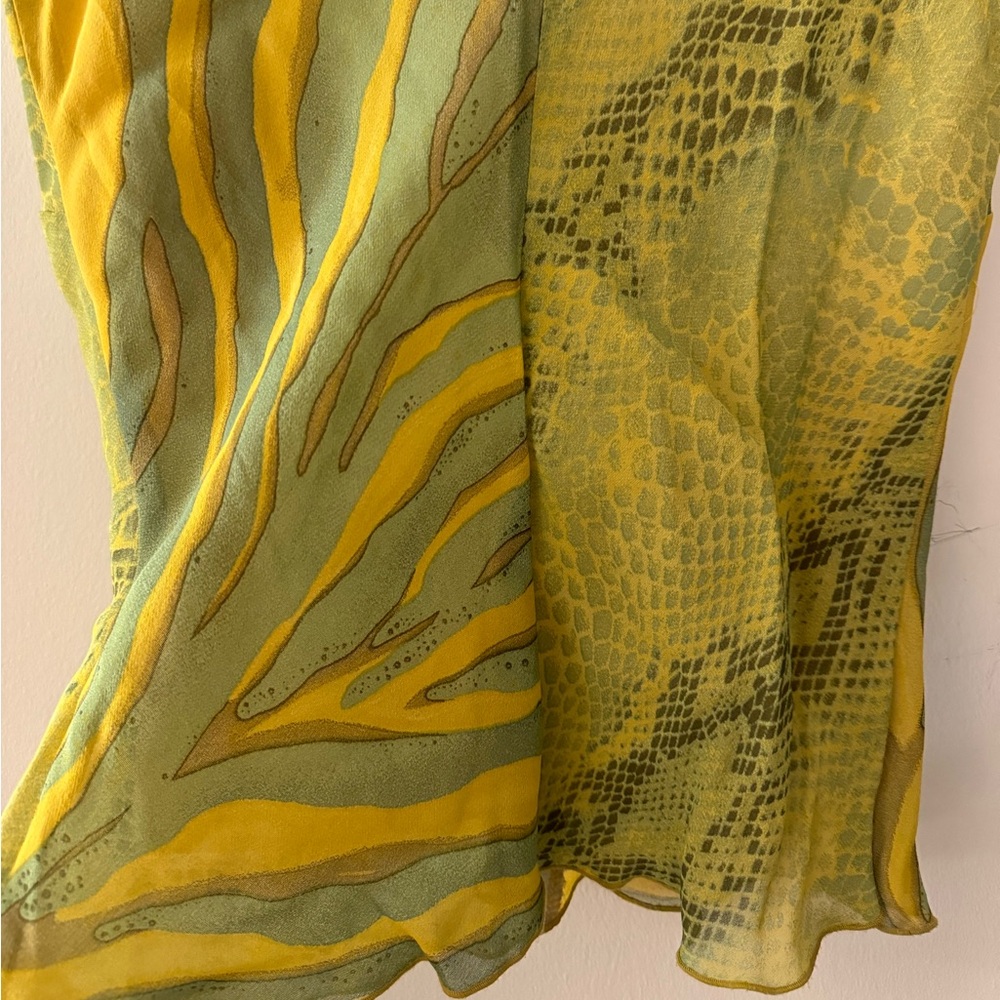 ONE OF A KIND Green and Yellow Cache Top - Picture 5 of 6